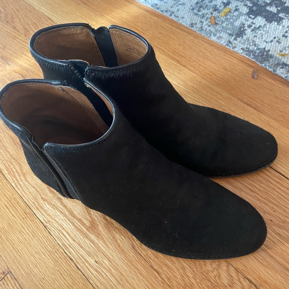 EUC Frye Faux Hair Black Ankle Booties Size 7.5
